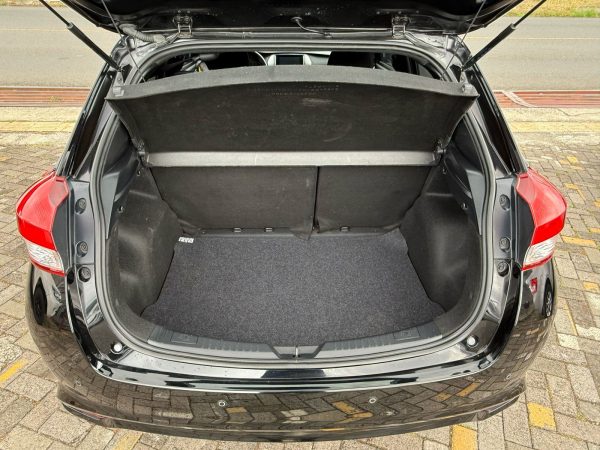 Toyota Yaris 2022 - Image 2