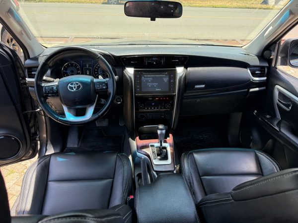 Toyota Fortuner SRV 2019 - Image 4