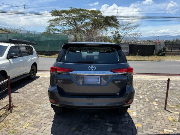 Toyota Fortuner SRV 2019 - Image 5
