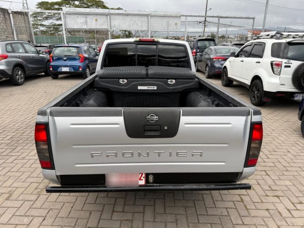 Nissan Frontier 2004 - Image 3
