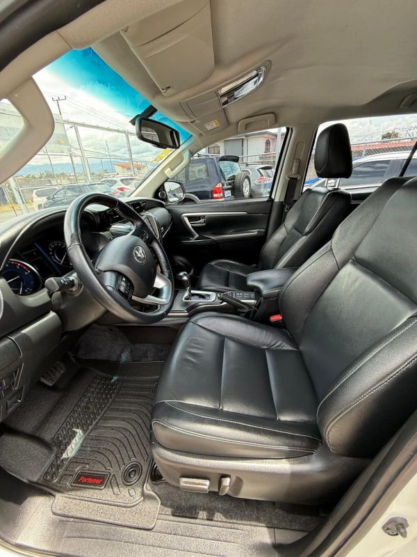 Toyota Fortuner SRV 2022 - Image 2