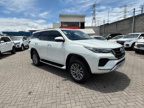 Toyota Fortuner SRV 2022 - Image 3