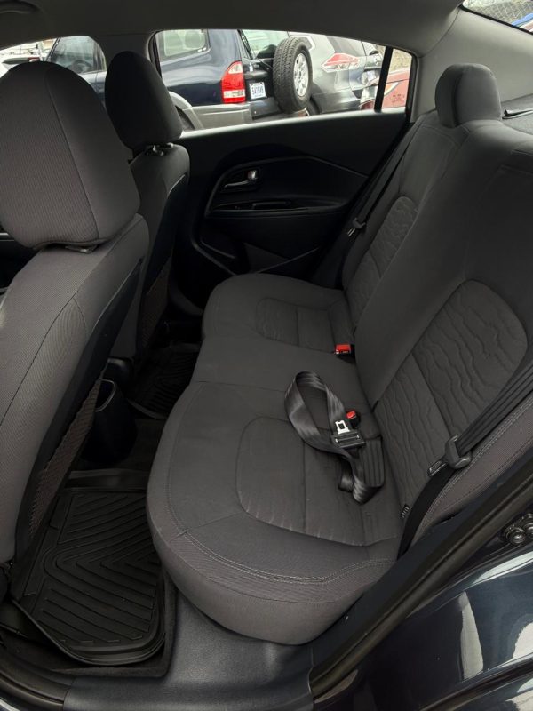 Kia Río modelo 2017 - Image 5