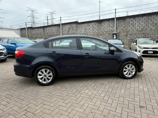 Kia Río modelo 2017 - Image 3