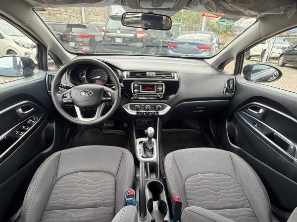 Kia Río modelo 2017 - Image 2