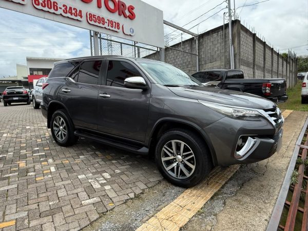 Toyota Fortuner SRV 2020 - Image 7