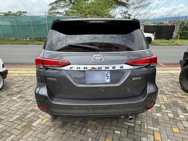 Toyota Fortuner SRV 2020 - Image 3
