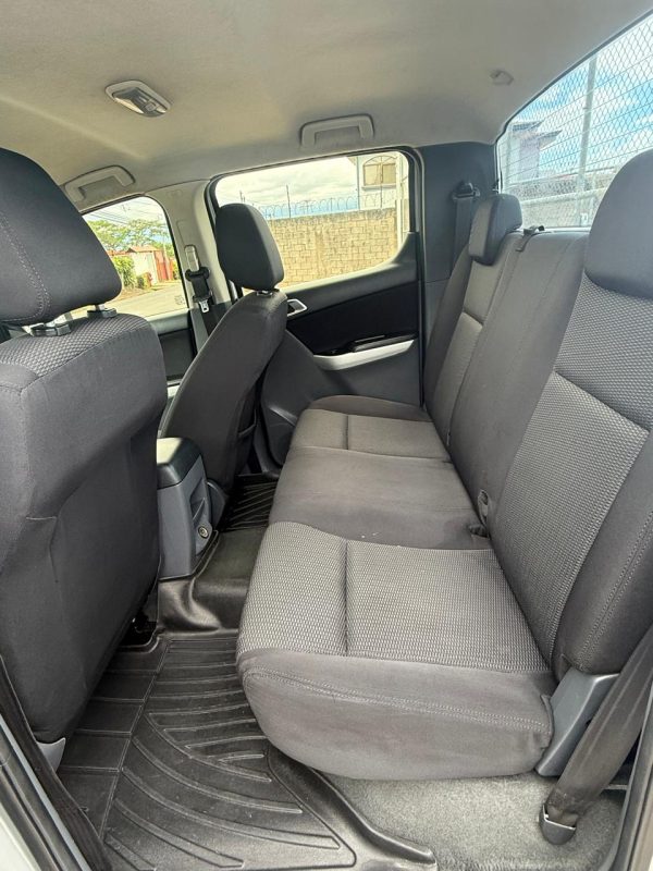 Mazda BT50 2015 - Image 6