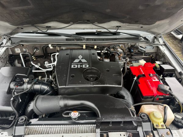 Mitsubishi Montero 2008 - Image 6