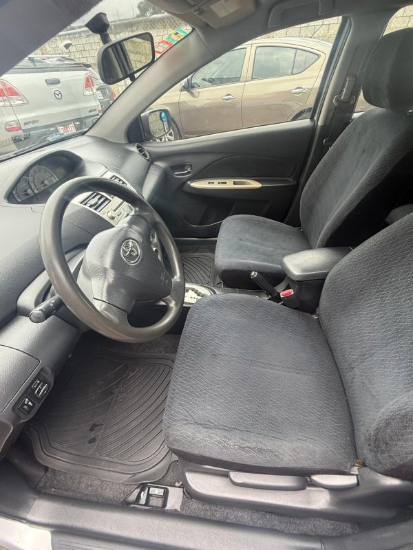 Toyota Yaris 2007 - Image 2