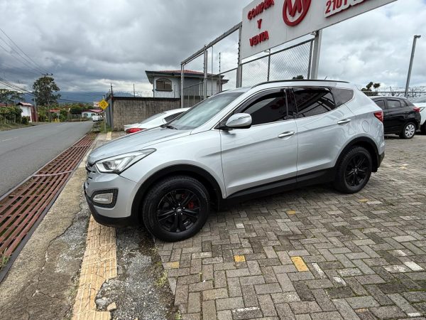 Hyundai Santa Fe 2014 - Image 2