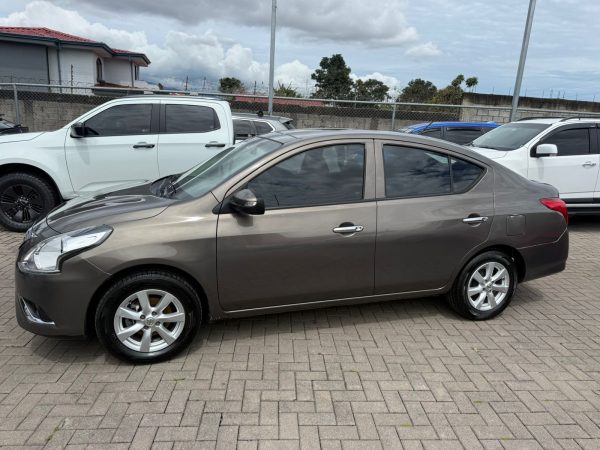 Nissan Versa 2019 - Image 5