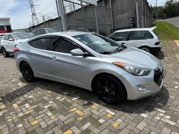 Hyundai Elantra - Image 3