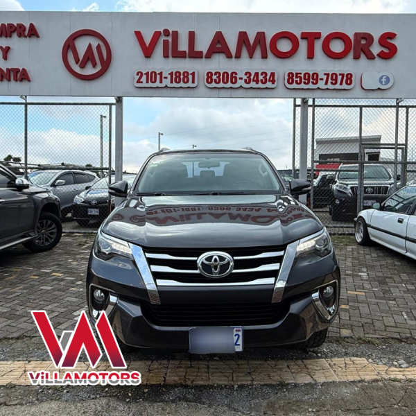 Toyota Fortuner SRV 2017
