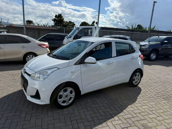 Hyundai Grand i10 2017 - Image 2