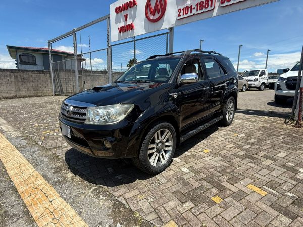 Toyota Fortuner 2009 - Image 5