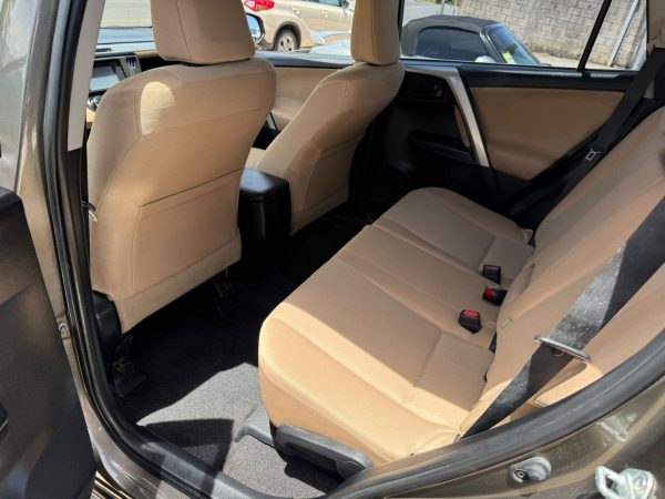 Toyota Rav4 2017 - Image 6