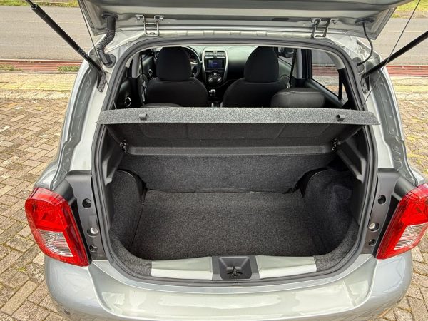 Nissan March modelo 2020 - Image 8