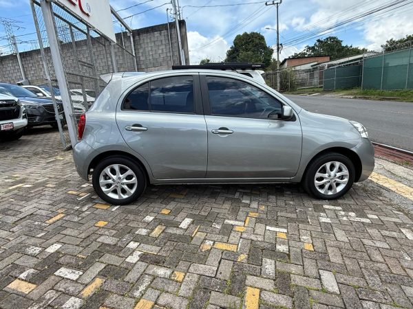 Nissan March modelo 2020 - Image 5