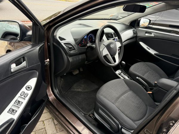 Hyundai Accent 2016 - Image 2