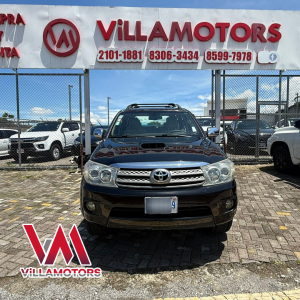 Toyota Fortuner 2009
