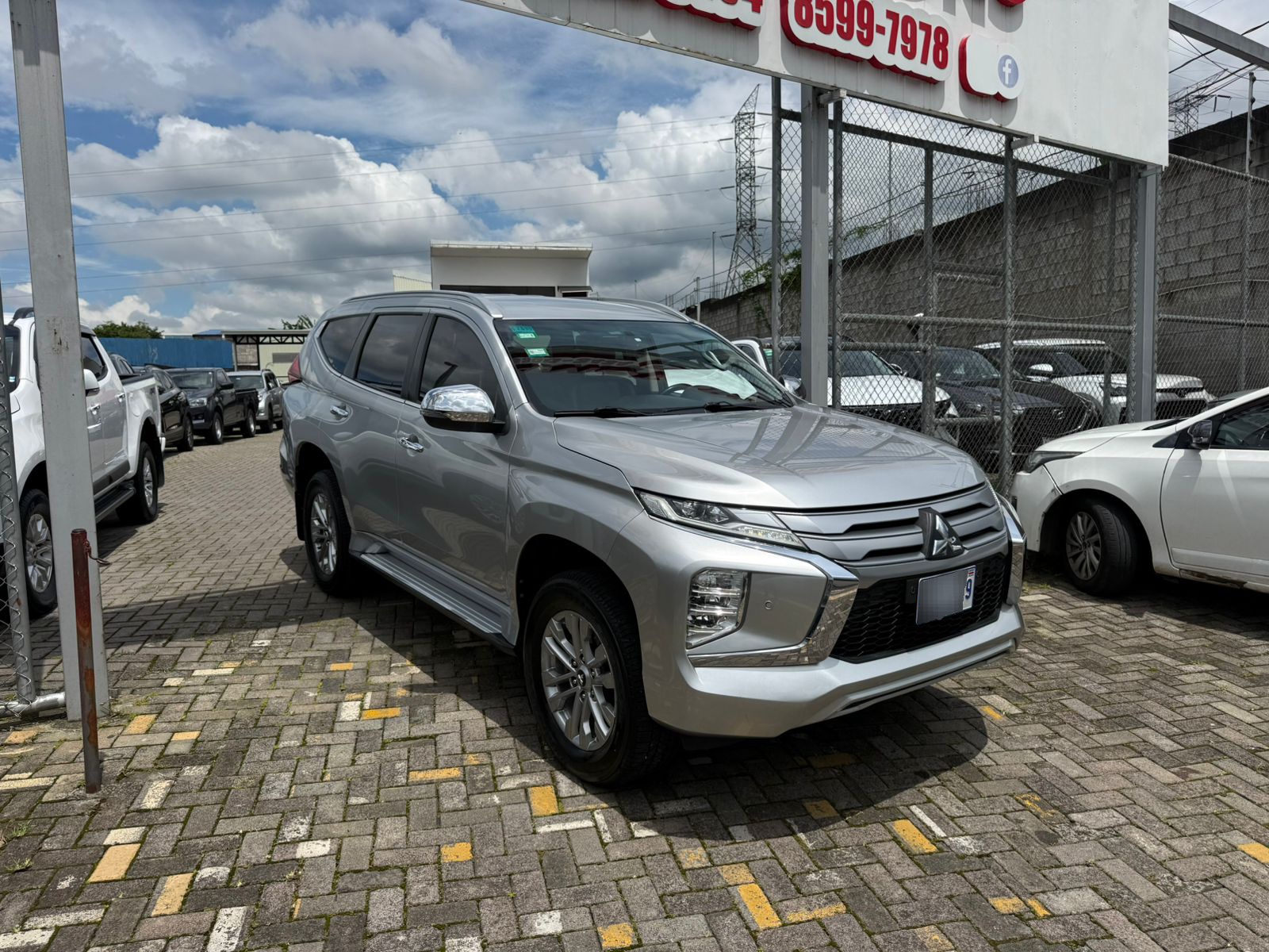 Mitsubishi Montero Sport 2022 GT - Image 2
