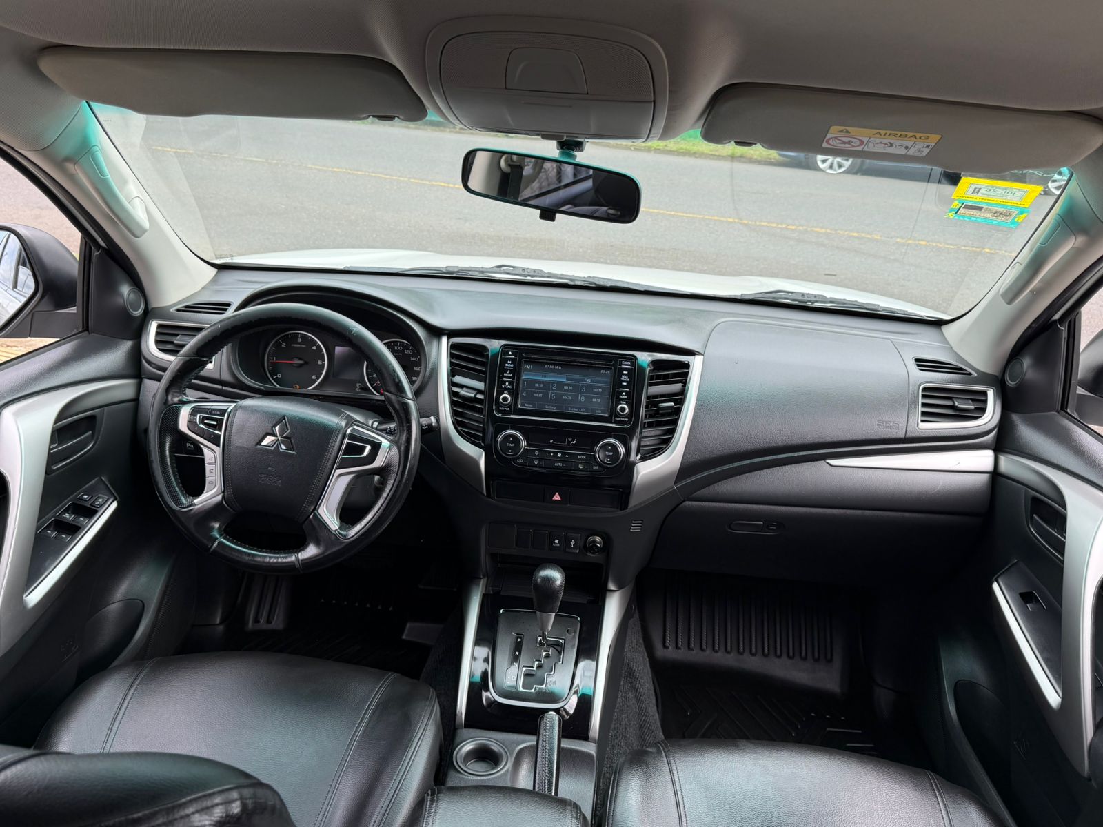 Mitsubishi Montero Sport 2018 - Image 5