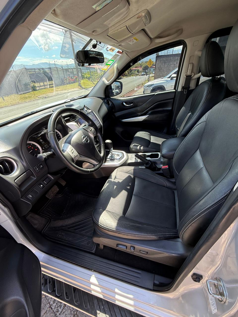 Nissan Frontier np300 - Image 6