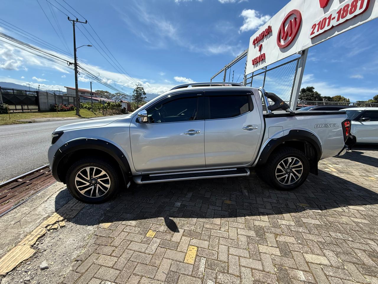 Nissan Frontier np300 - Image 3