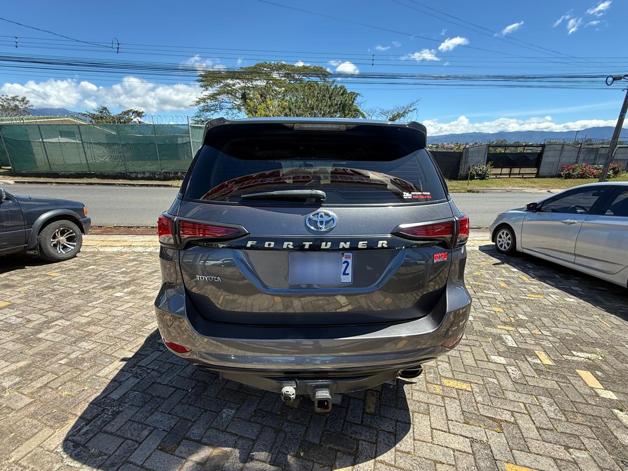 Toyota Fortuner 2017 - Image 2