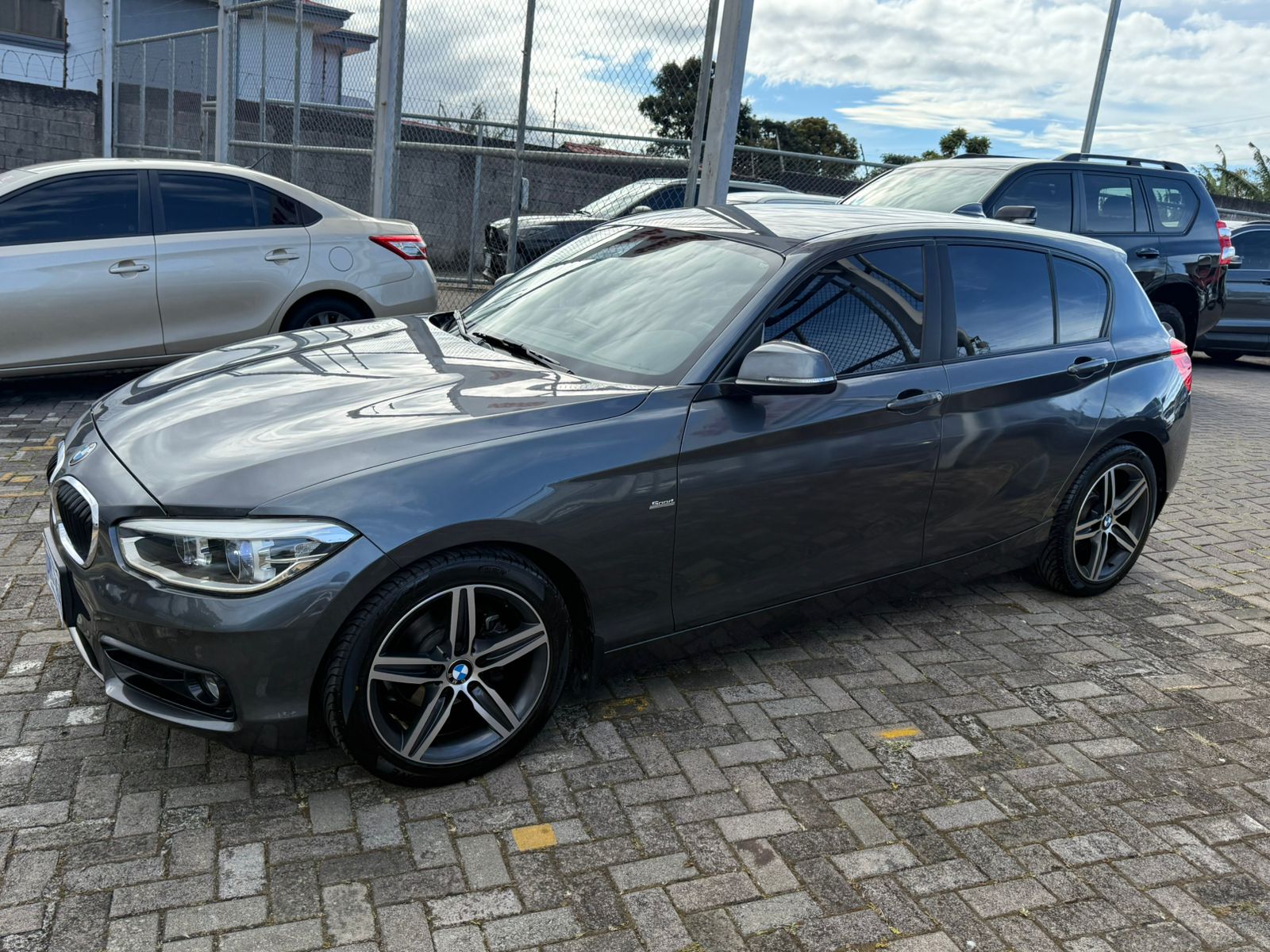 BMW 118i modelo 2017 - Image 5