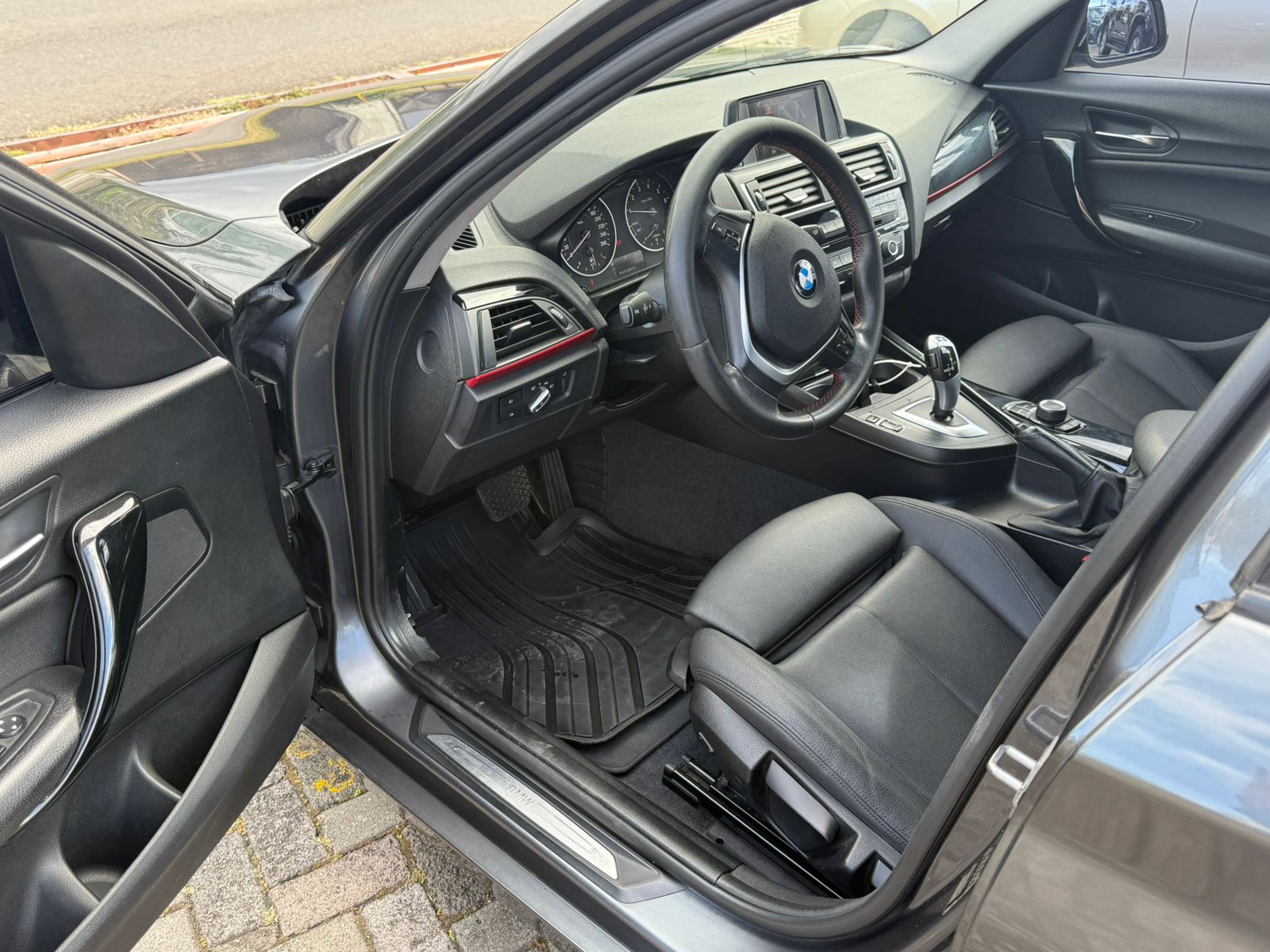 BMW 118i modelo 2017 - Image 4