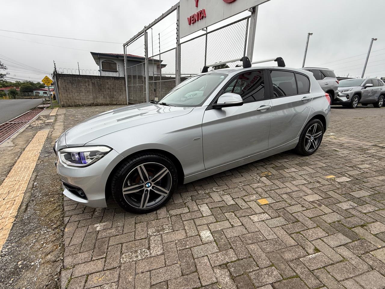 BMW 118i modelo 2017 - Image 6