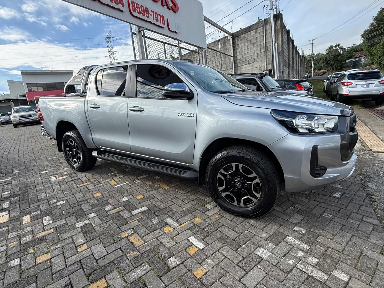 Toyota Hilux 2025 - Image 8
