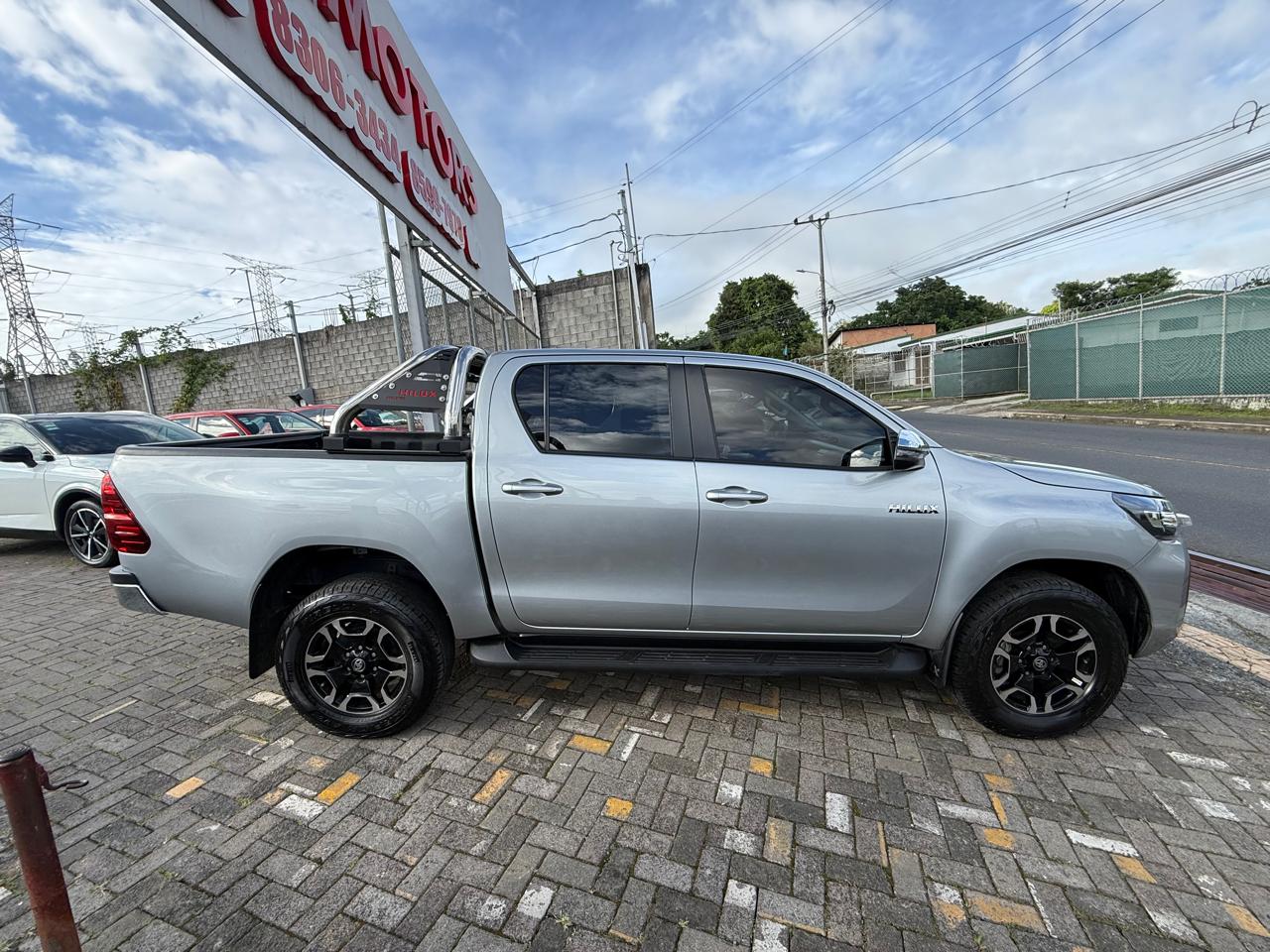 Toyota Hilux 2025 - Image 9