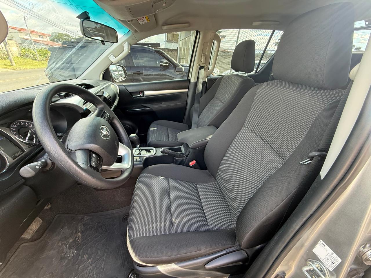 Toyota Hilux 2025 - Image 3