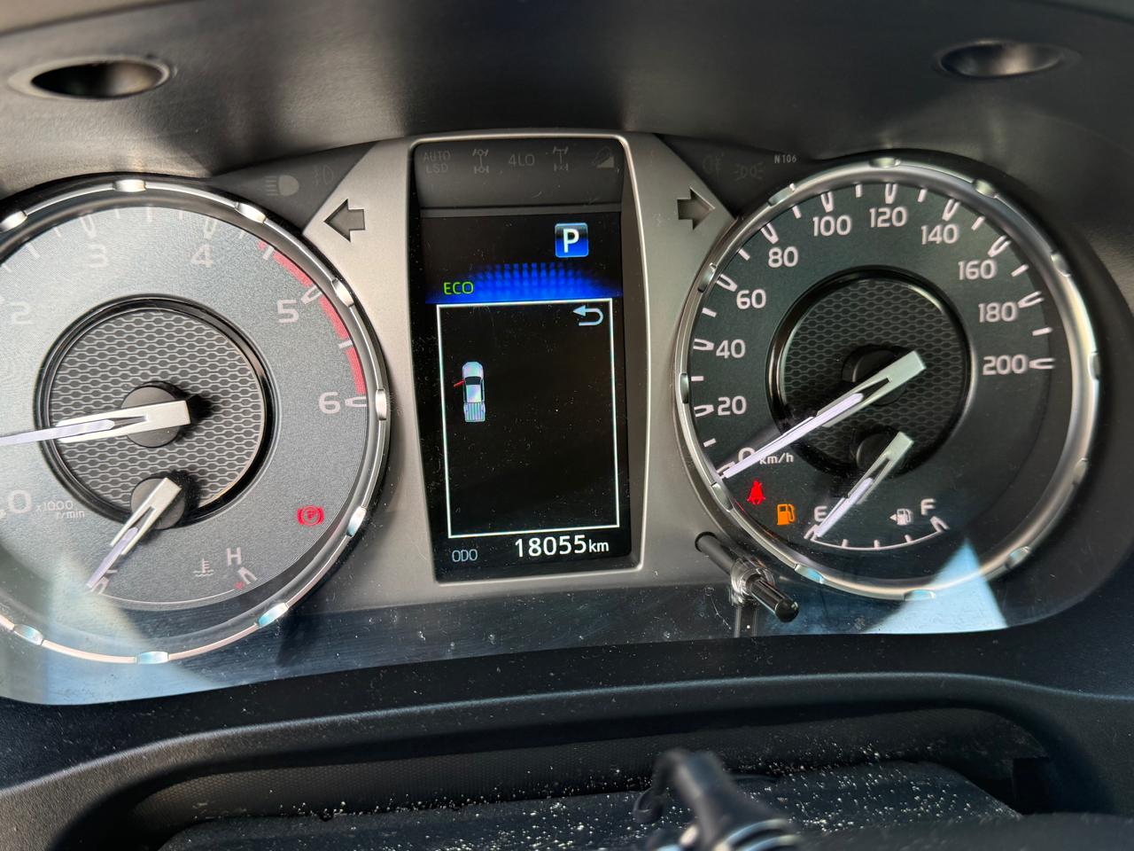 Toyota Hilux 2025 - Image 4