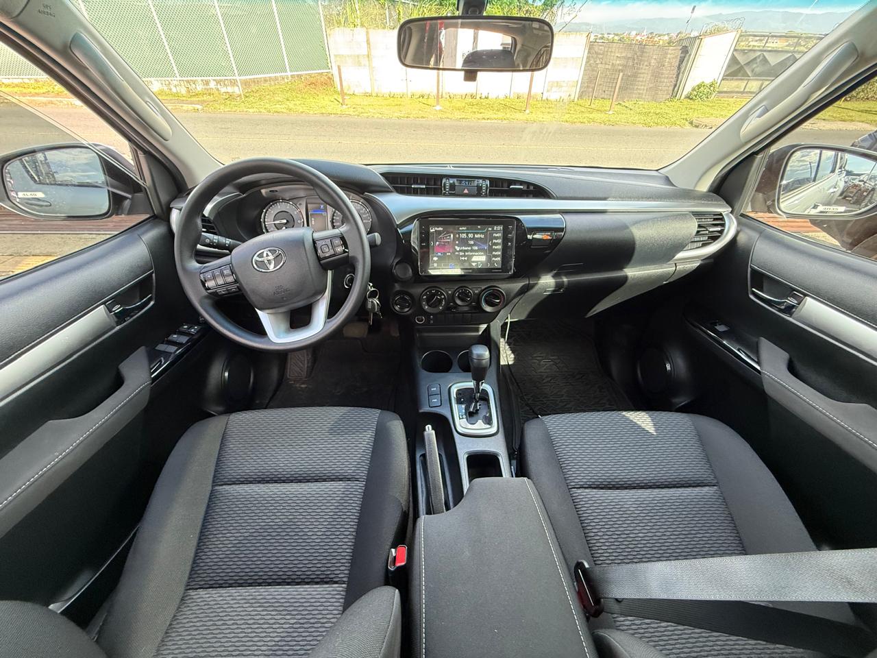 Toyota Hilux 2025 - Image 5