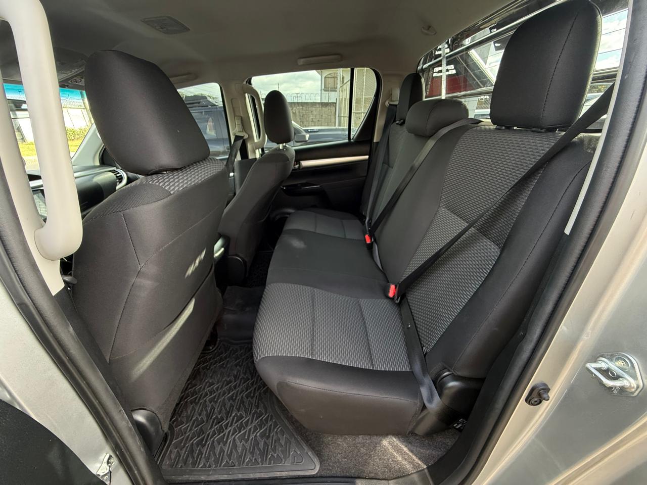 Toyota Hilux 2025 - Image 6