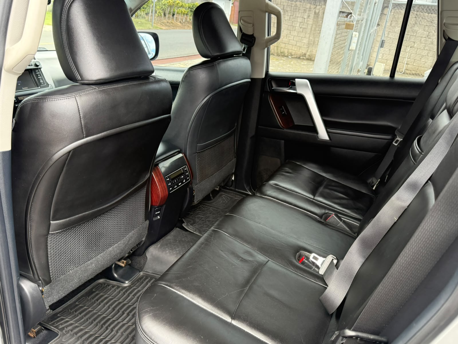 Toyota Land Cruiser Prado VX 2017 - Image 6