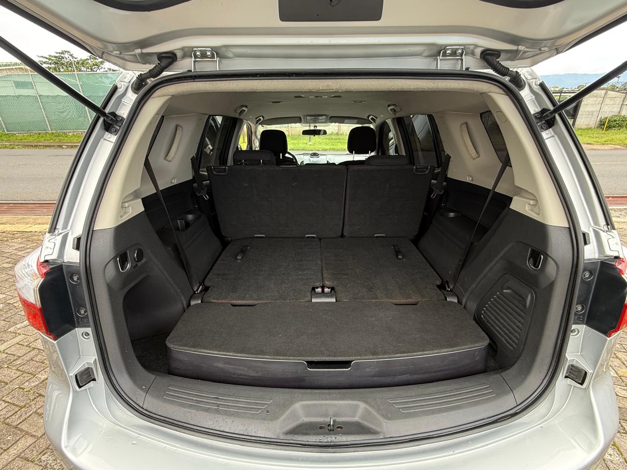 Isuzu MU-X 2015 - Image 8