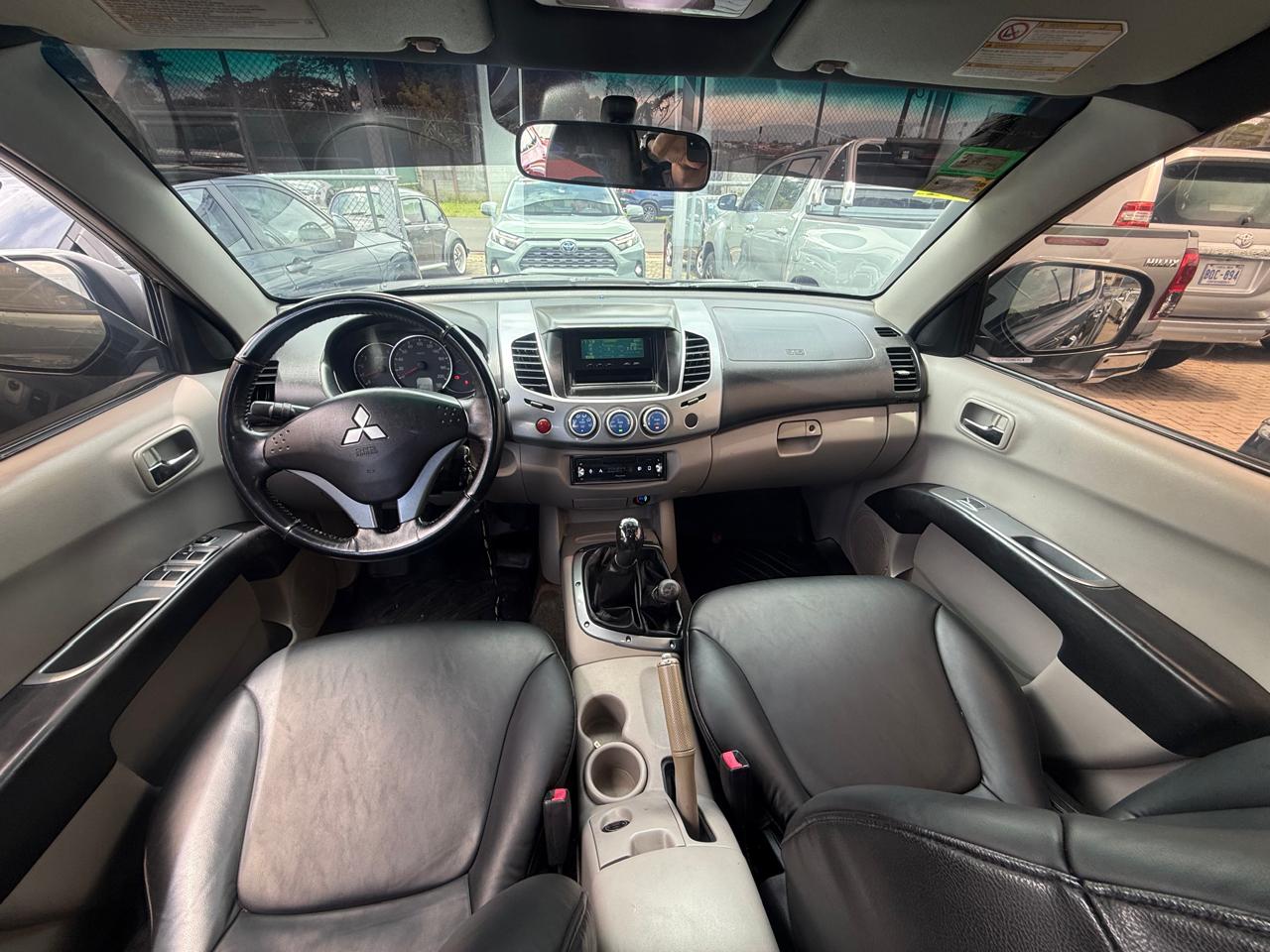 Mitsubishi L200 modelo 2010 - Image 3