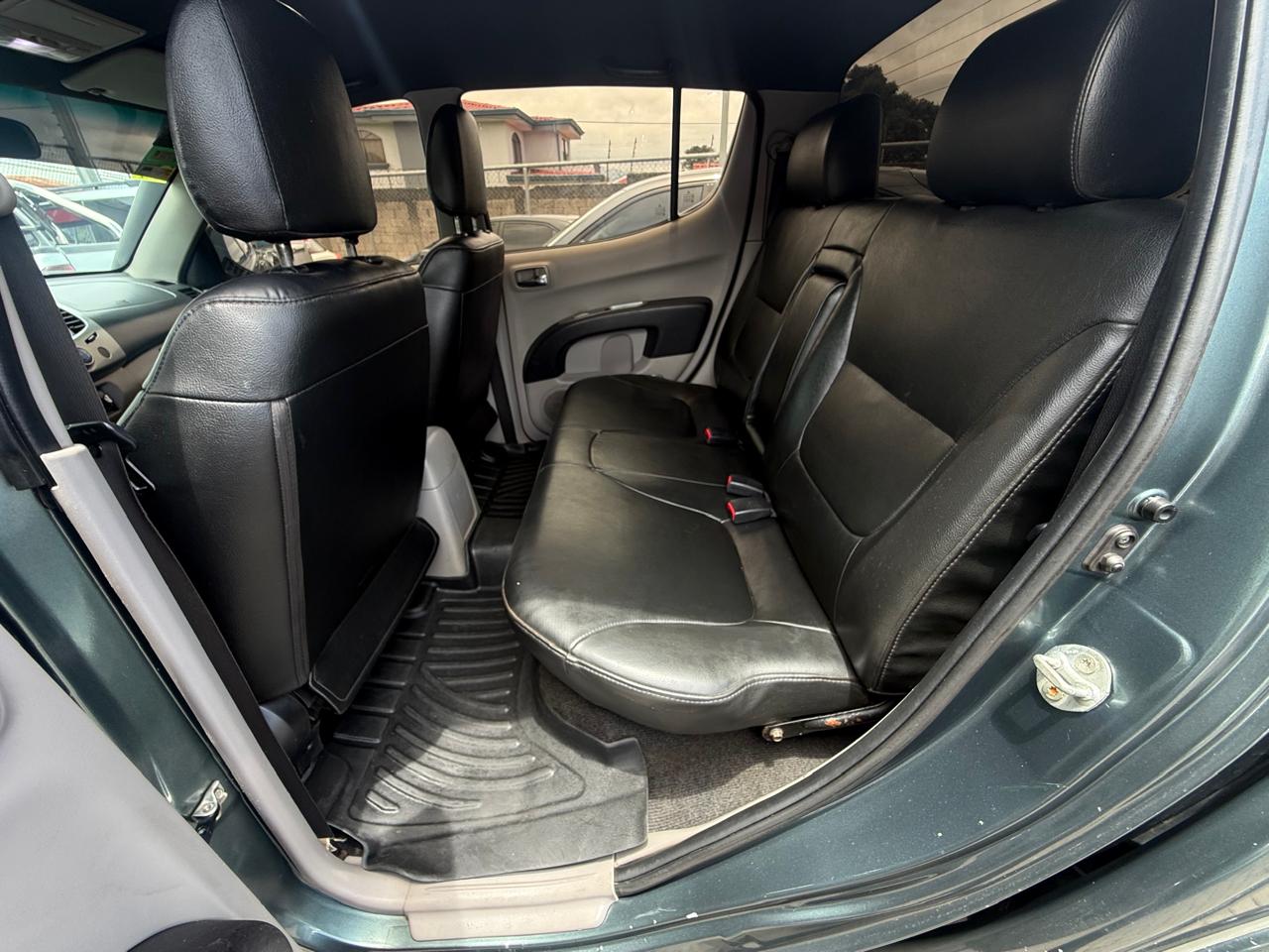 Mitsubishi L200 modelo 2010 - Image 4
