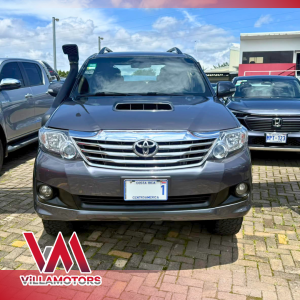 Toyota Fortuner 2012